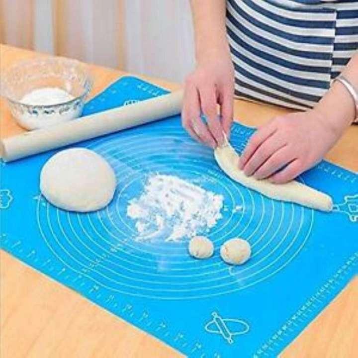 Premium Silicone Baking Mat with Measurement Guide (40 × 50 cm)